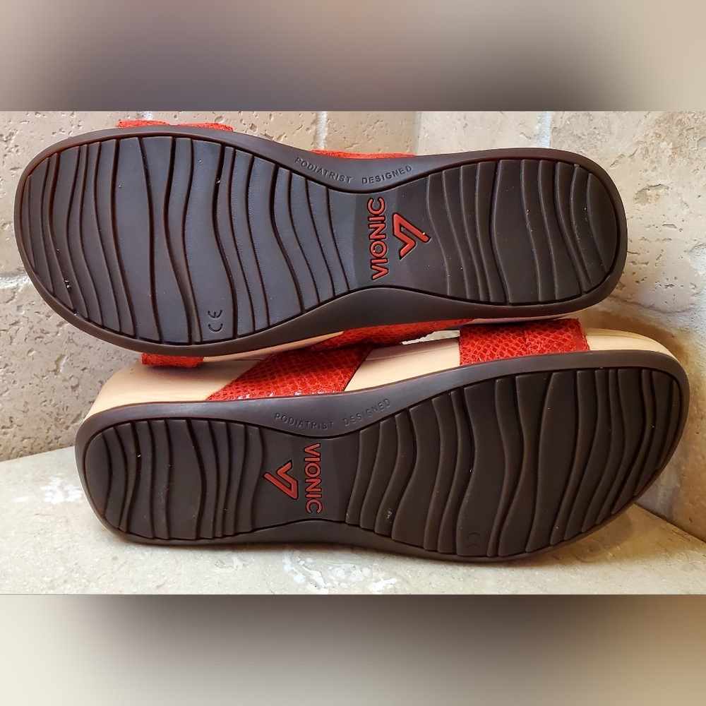 Vionic Red Rio Pacific Comfortable Strappy Sz 8 Wedge 2" Heeled Sandals - Picture 5 of 11